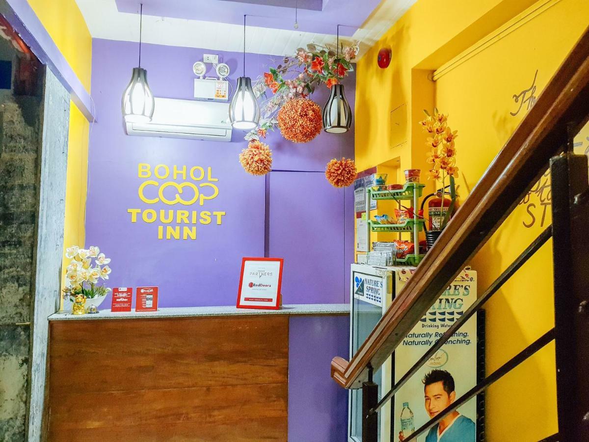 Reddoorz Near Ramiro Community Hospital Hotel Totolan Exterior photo