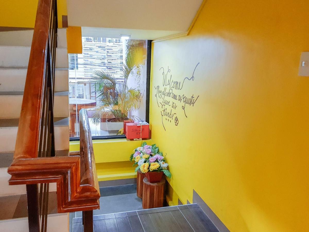 Reddoorz Near Ramiro Community Hospital Hotel Totolan Exterior photo